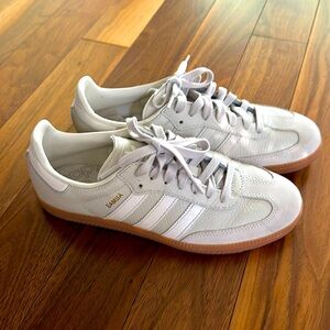 adidas Samba Sneakers in Light Gray with Gum Sole